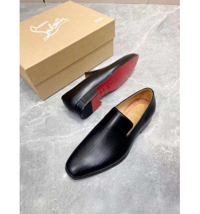 Black striped crocodile leather shoes